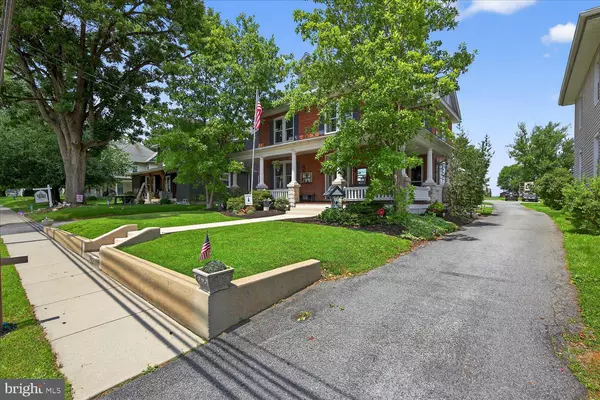 New Holland, PA 17557,1039 E MAIN ST