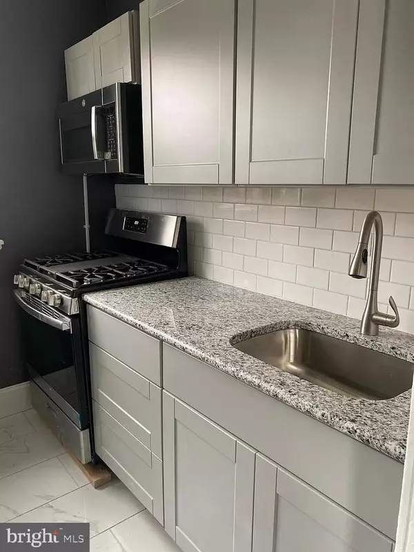 Philadelphia, PA 19126,6412 N 5TH ST