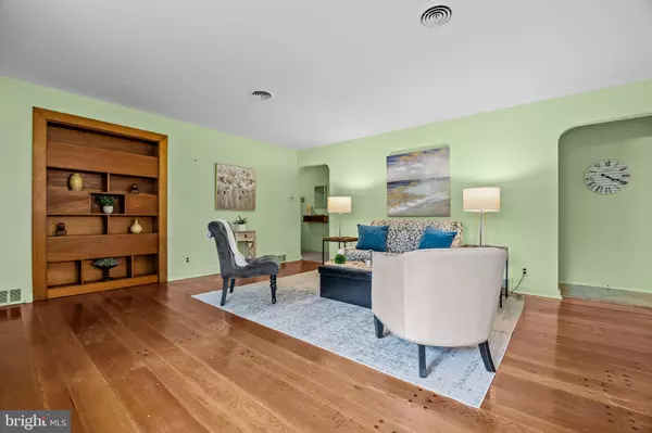 Warrington, PA 18976,2464 KELLY RD