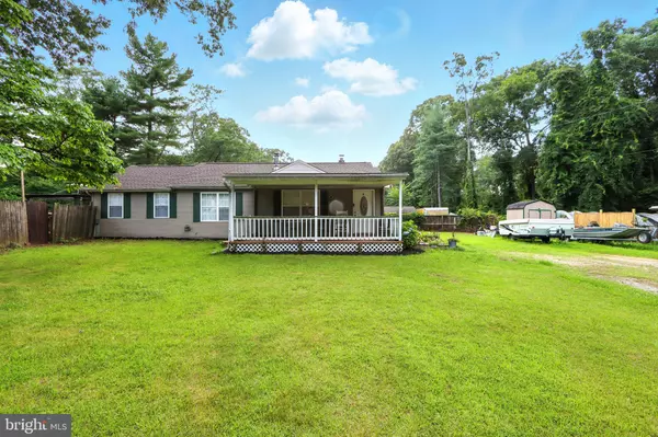 8402 LYNN CIR, Pasadena, MD 21122