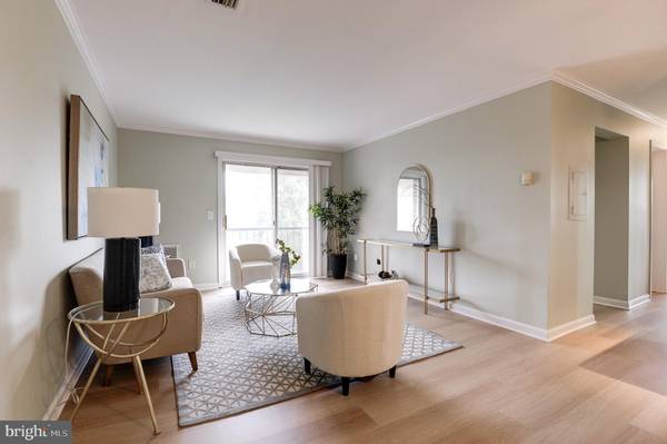 Centreville, VA 20121,14807 RYDELL RD #303