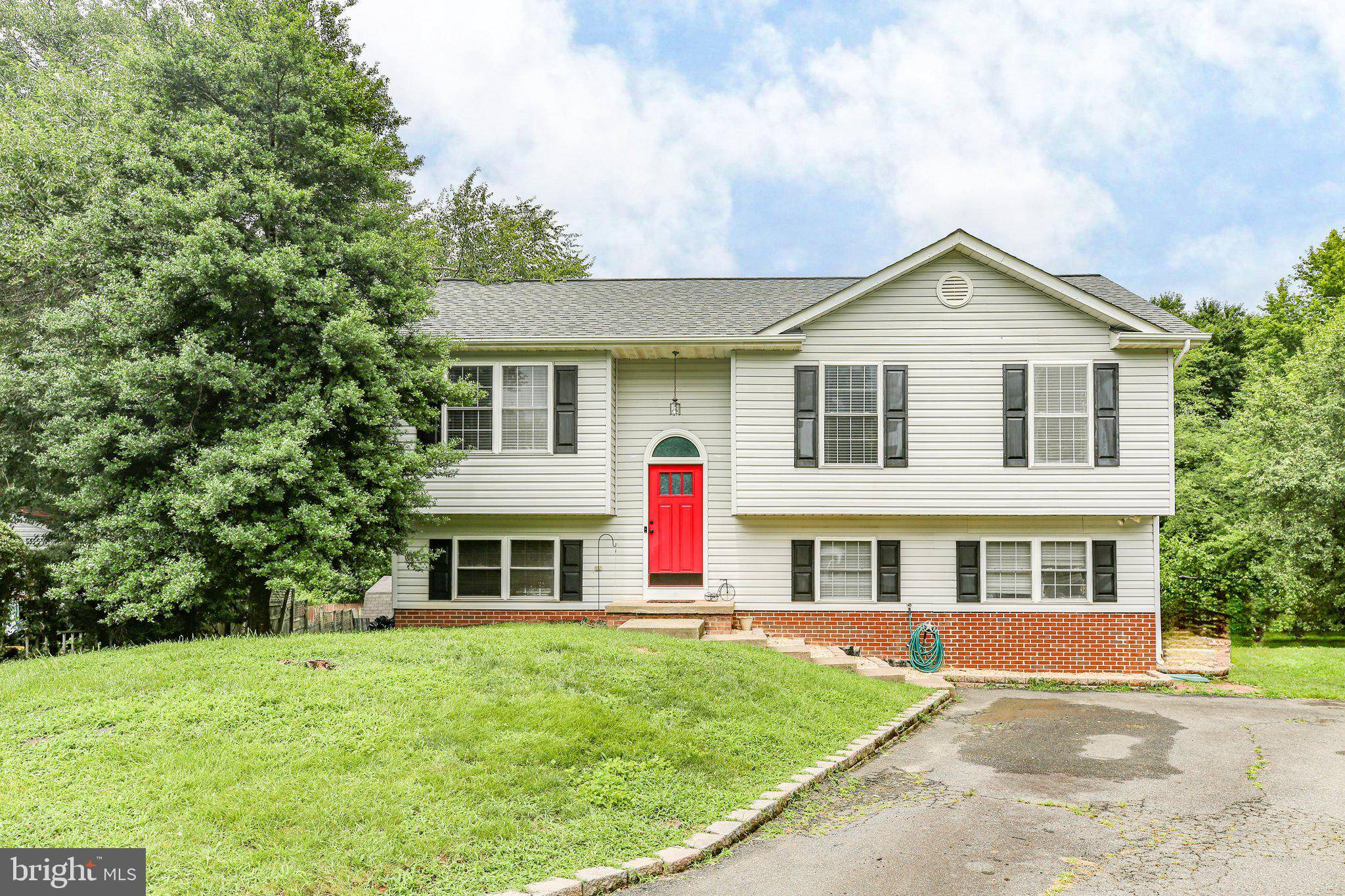 Fredericksburg, VA 22407,10708 LIVE OAK CT