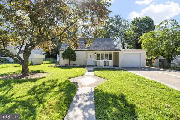 6 DIXFIELD AVE, Trenton, NJ 08618