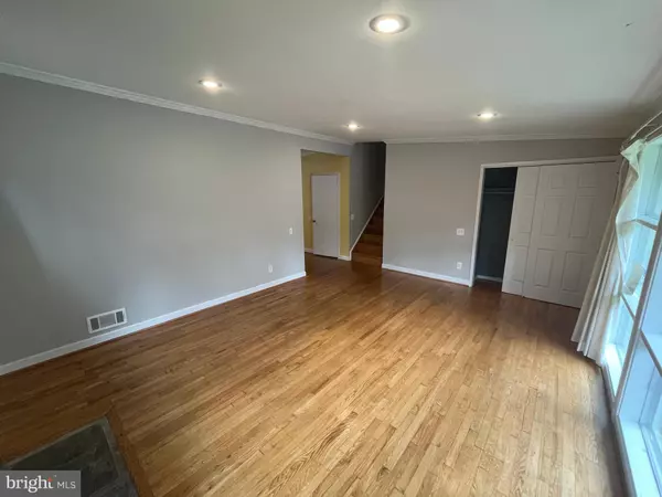 Rockville, MD 20851,405 FARRAGUT AVE