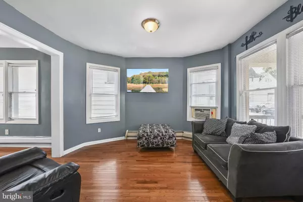 East Orange, NJ 07017,86 N 16TH ST