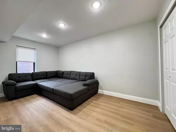 Philadelphia, PA 19107,1024 RACE ST #3A