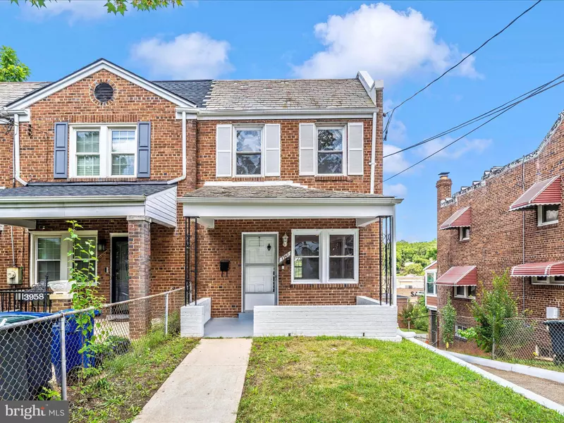 3960 BLAINE ST NE, Washington, DC 20019