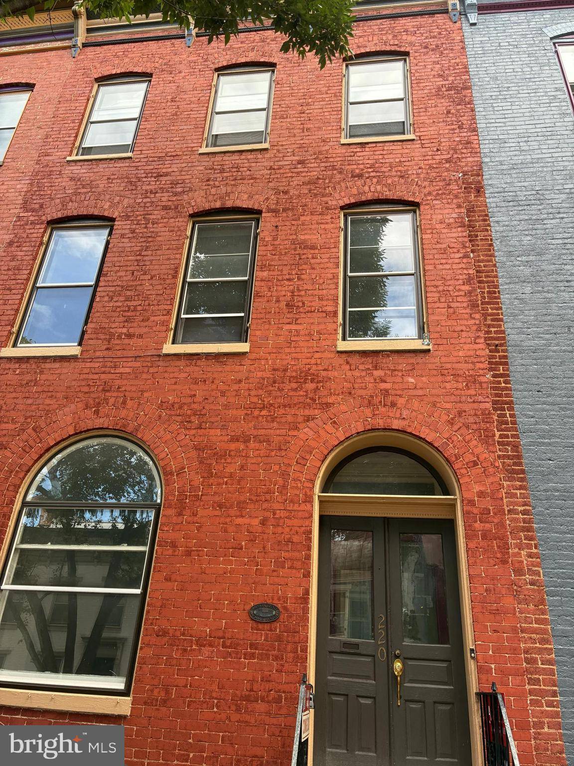 220 S MARKET ST, Frederick, MD 21701