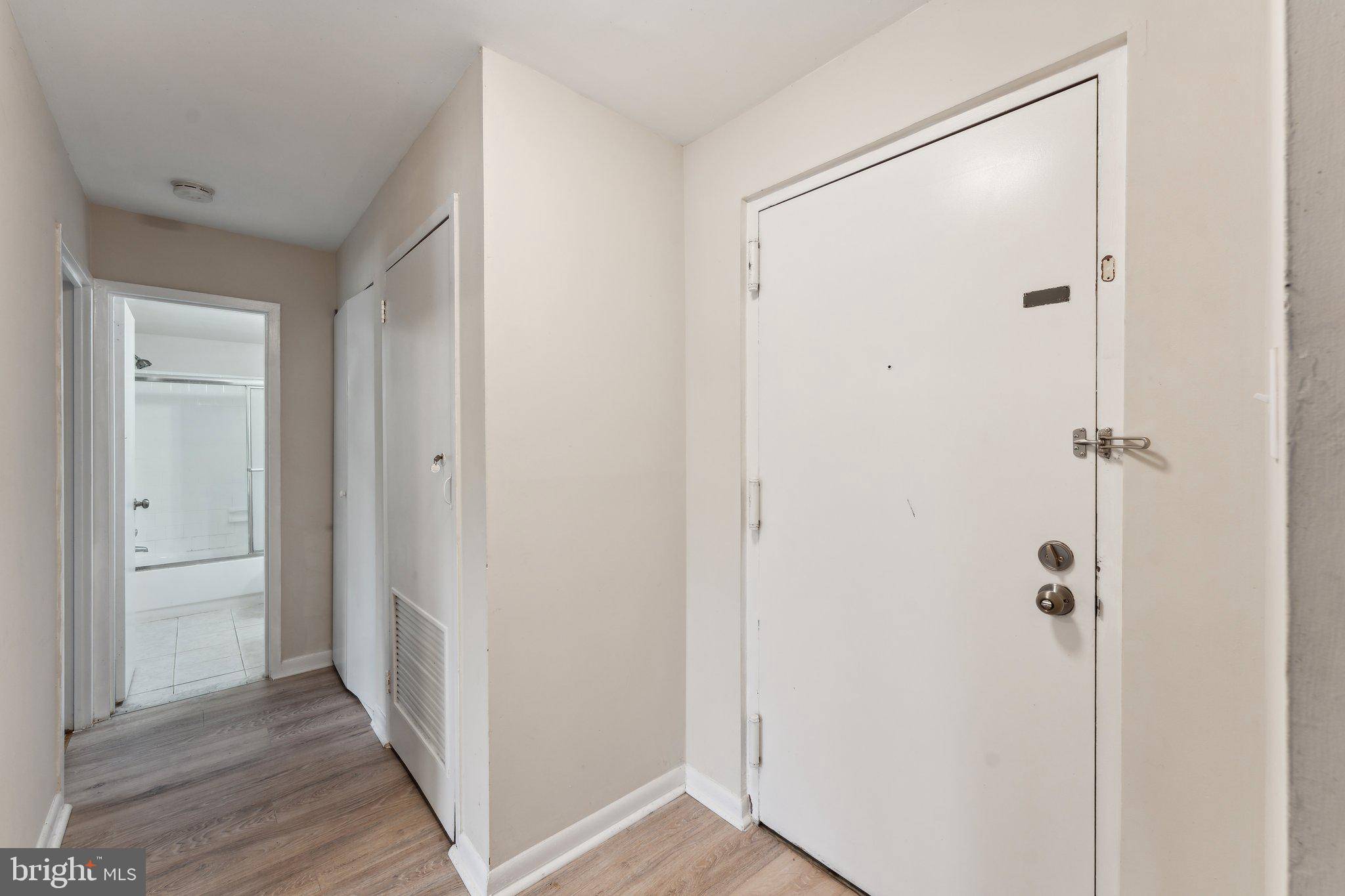 Falls Church, VA 22044,3100 S MANCHESTER ST #323