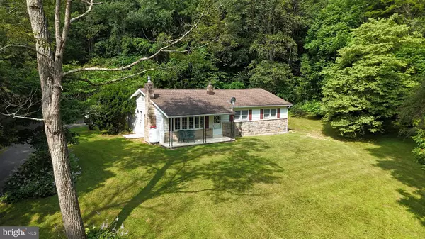 25 LEANIN OAK DR, Reedsville, PA 17084