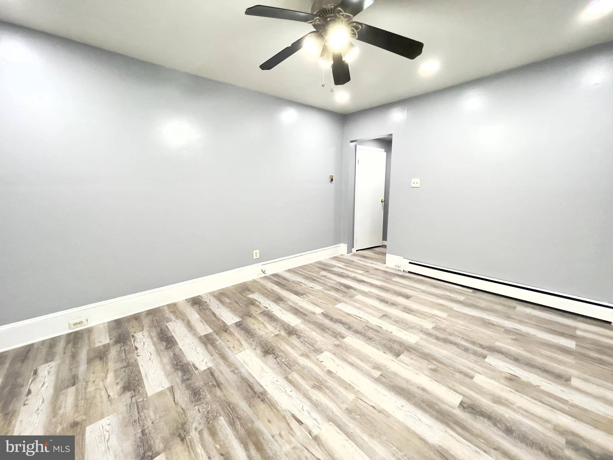 192 GREEN LN #1, Philadelphia, PA 19127