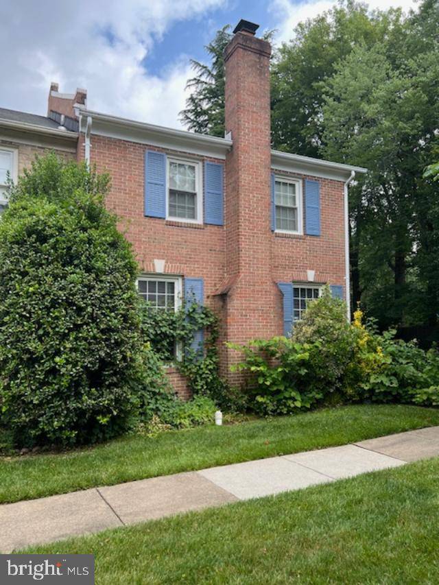Springfield, VA 22151,7020 BRADWOOD CT