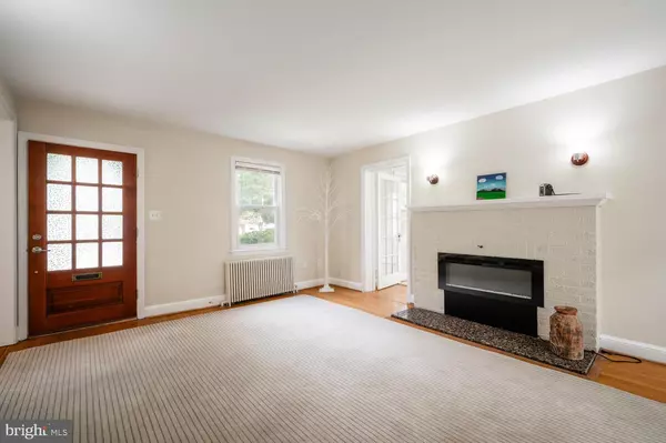 Arlington, VA 22201,534 N MONROE ST