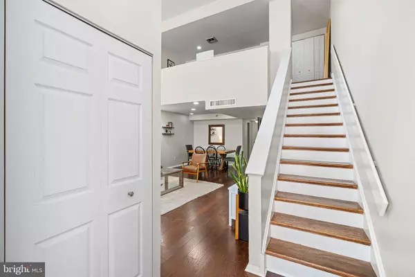 Philadelphia, PA 19106,528 MANNING WALK