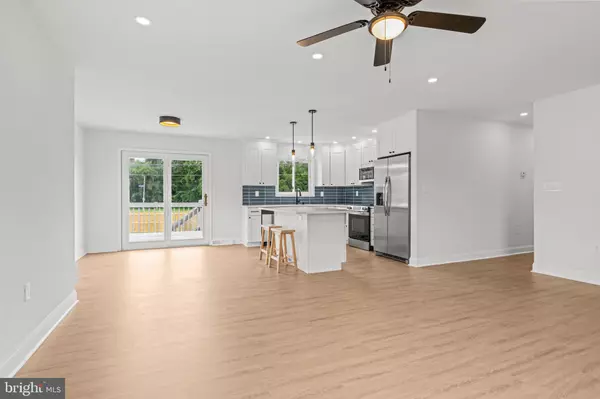 Levittown, PA 19055,17 CRABTREE DR