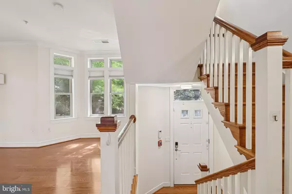 Arlington, VA 22201,2245 FAIRFAX DR