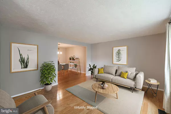 9416 MIRROR POND DR, Fairfax, VA 22032