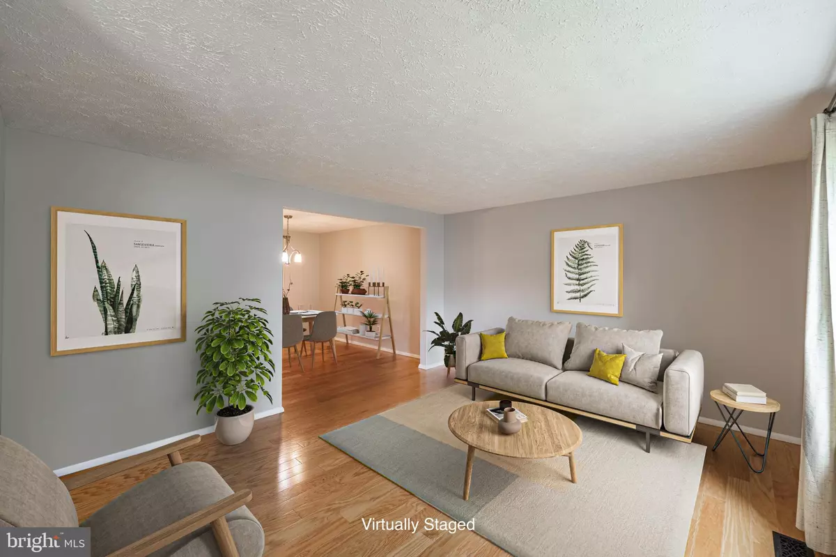 Fairfax, VA 22032,9416 MIRROR POND DR