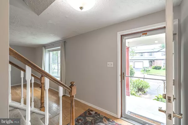 Fairfax, VA 22032,9416 MIRROR POND DR