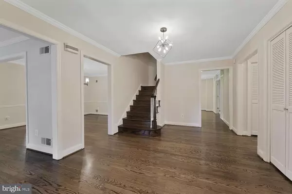 Bethesda, MD 20817,6109 CLEARWOOD RD
