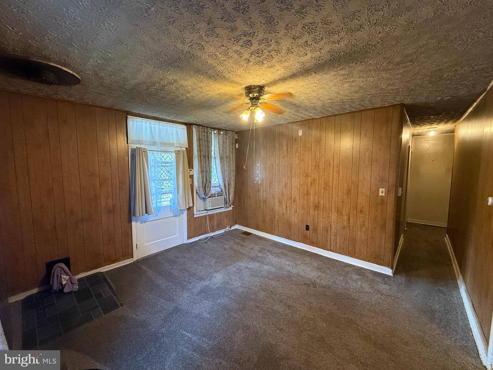 Berkeley Springs, WV 25411,892 S WASHINGTON ST