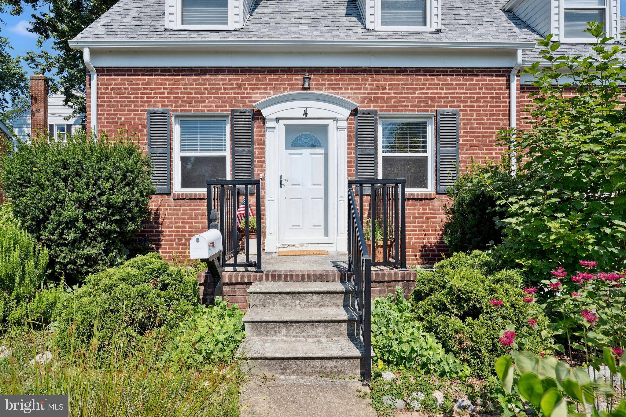 Baltimore, MD 21228,4 TANGLEWOOD RD