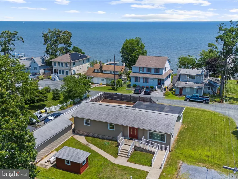 4722 OAK RD, Shady Side, MD 20764