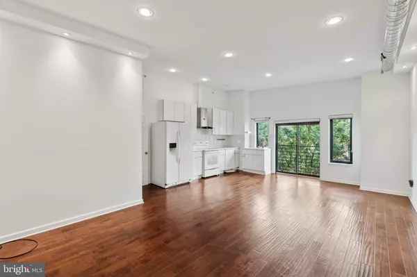 Philadelphia, PA 19147,714 SOUTH ST #C
