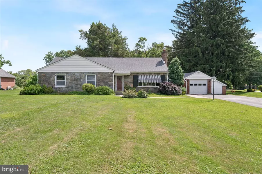 1007 JAMESTOWN RD, Broomall, PA 19008