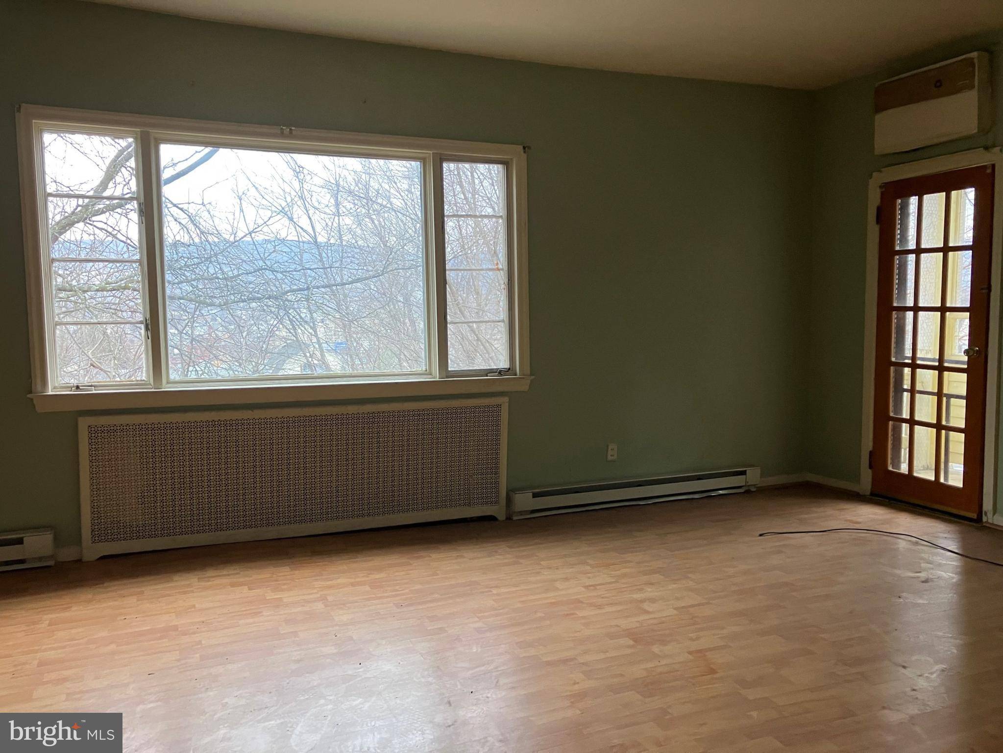 Scranton, PA 18510,929 MONROE AVE