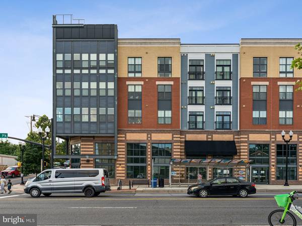 989 S BUCHANAN ST #221, Arlington, VA 22204