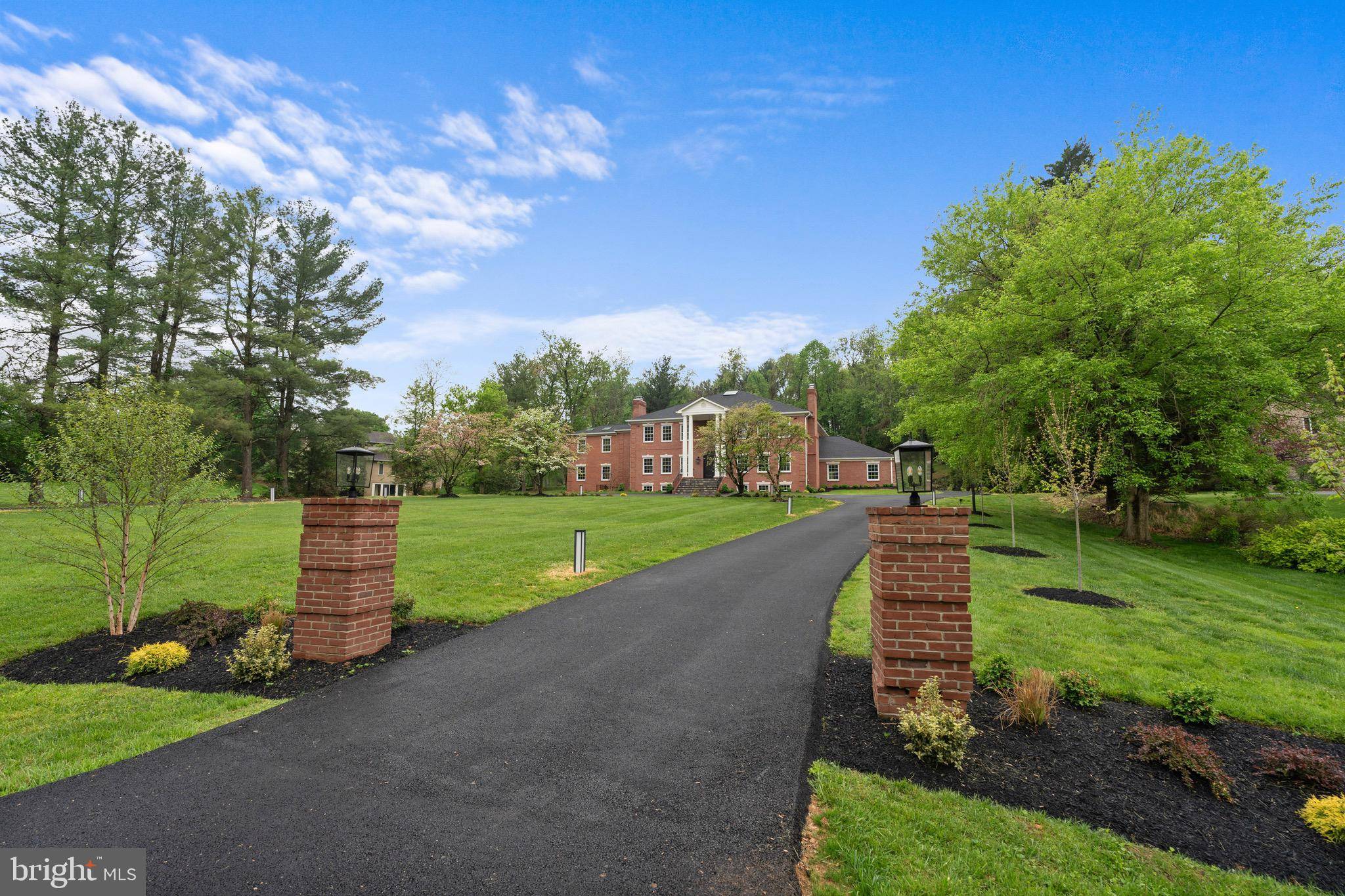 Potomac, MD 20854,10821 BARN WOOD LN