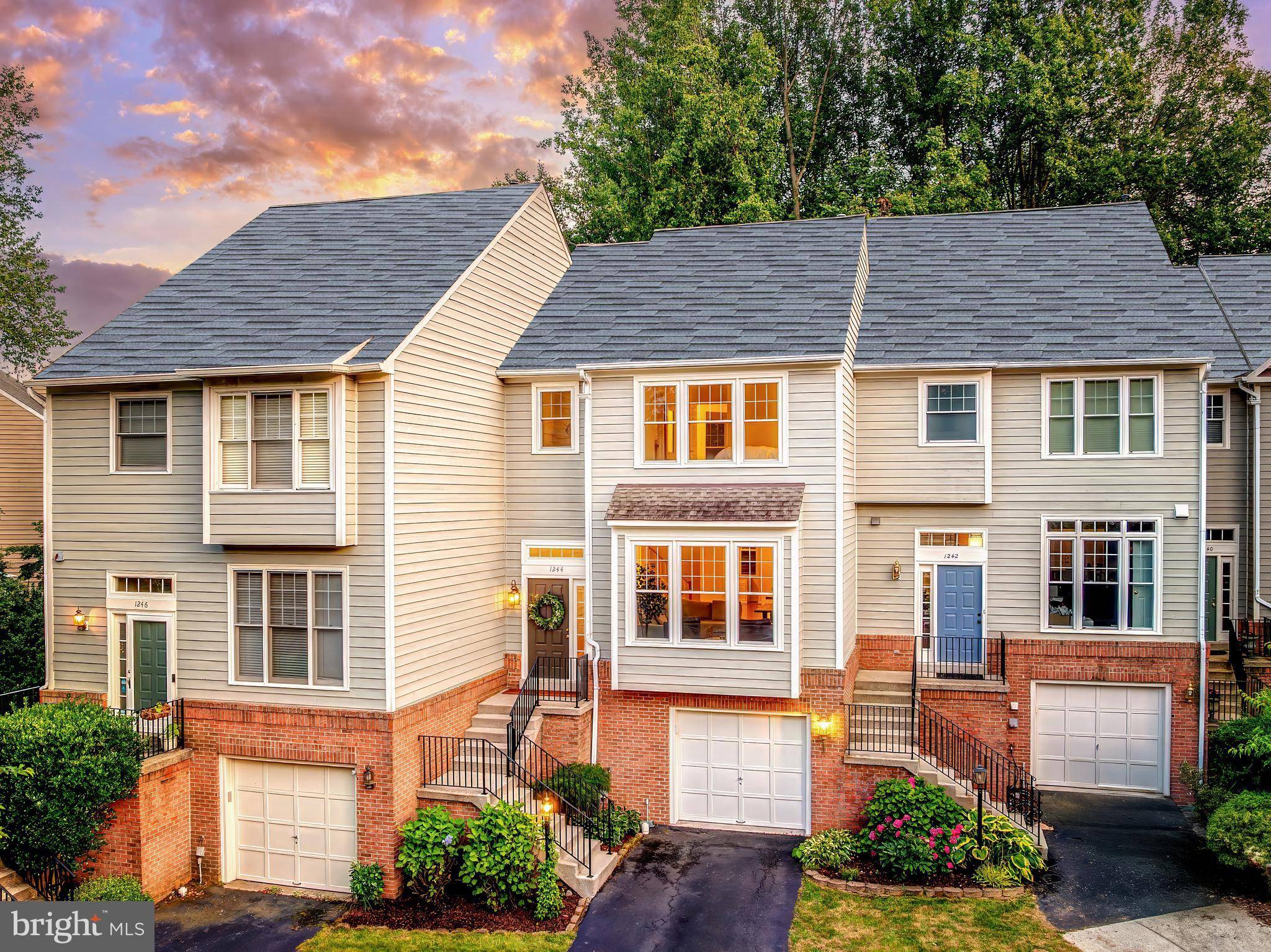 Reston, VA 20194,1244 WEATHERSTONE CT