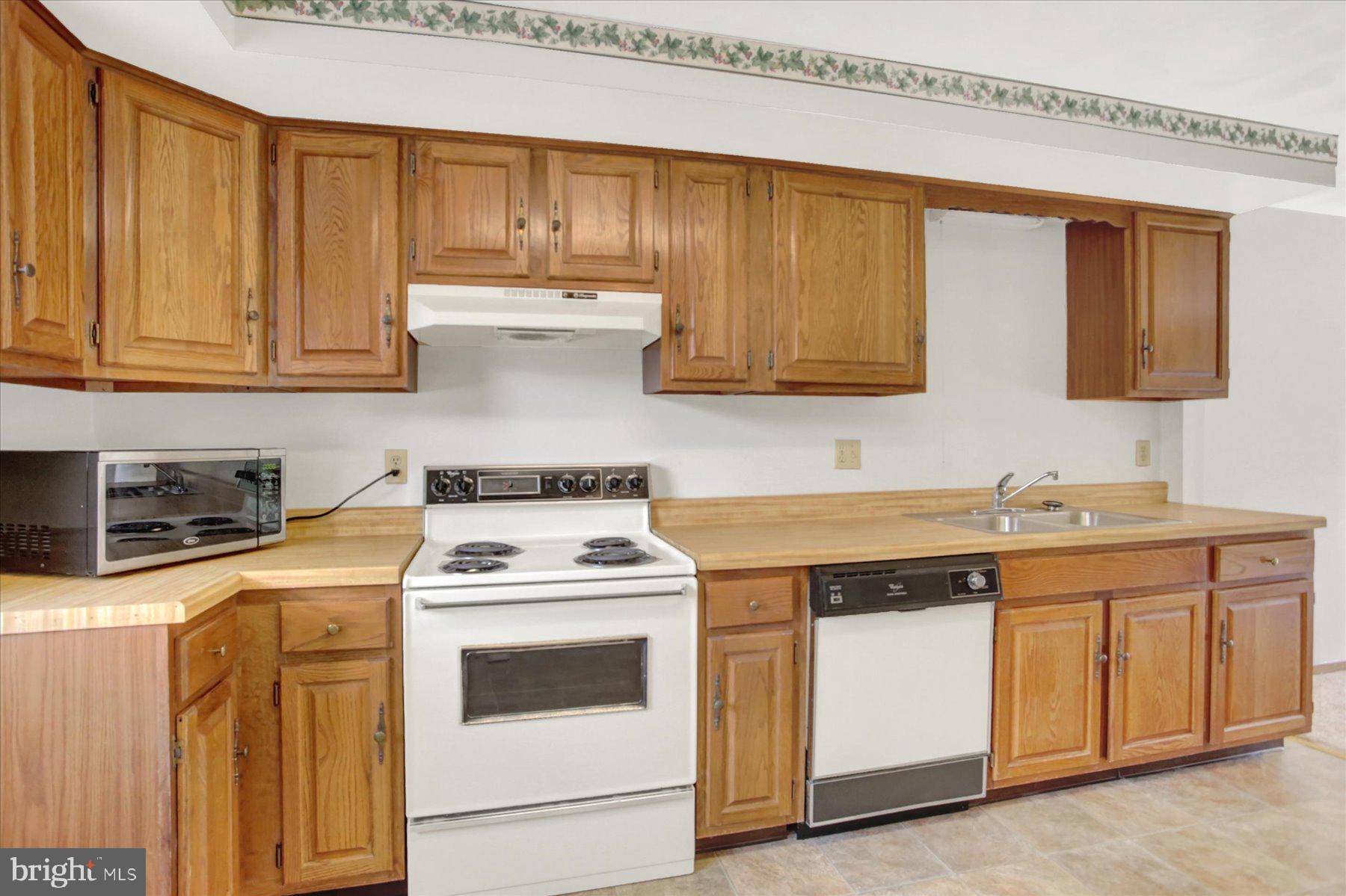 Enola, PA 17025,566 VALLEY RD
