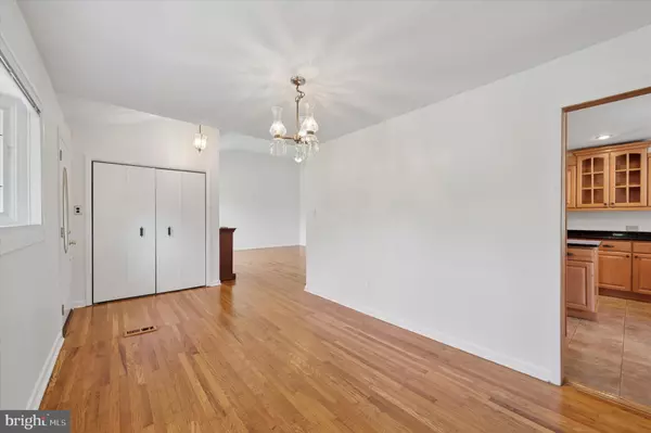 Broomall, PA 19008,365 ROBINSON DR