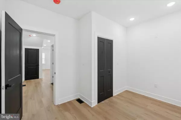 Philadelphia, PA 19133,904 W ARIZONA ST #B