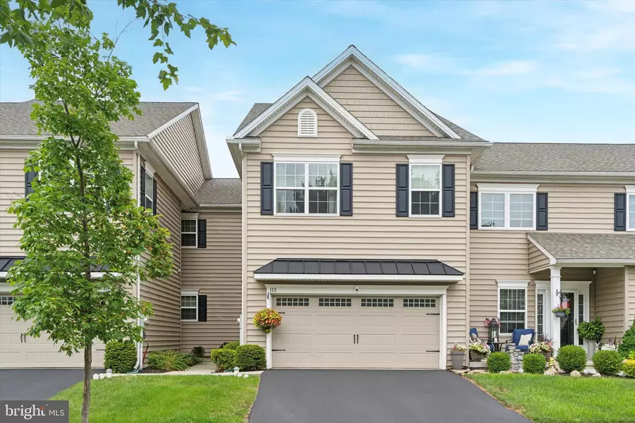 112 NEW VILLAGE GREENE DR, Honey Brook, PA 19344