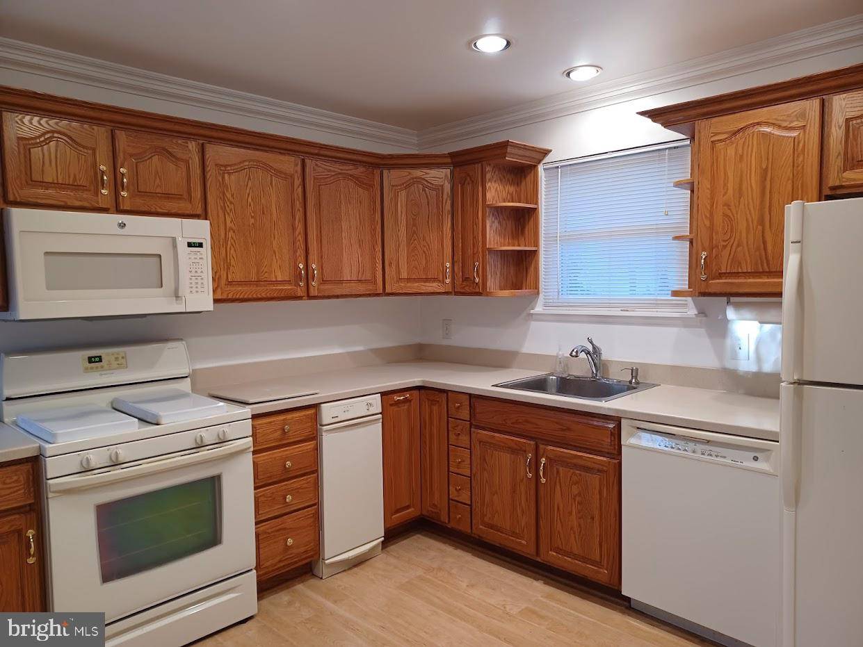 Glen Burnie, MD 21061,252 MACKINTOSH DR