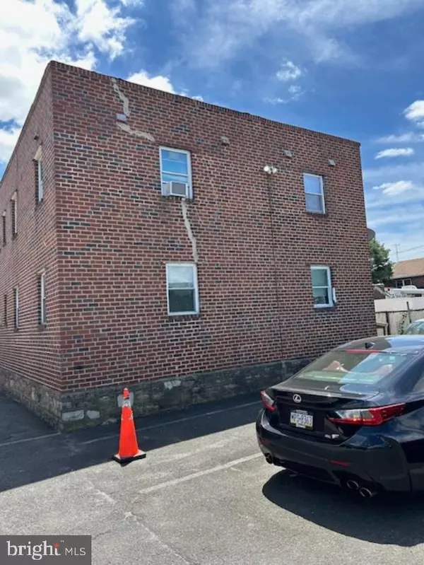 Philadelphia, PA 19111,6904 RISING SUN AVE