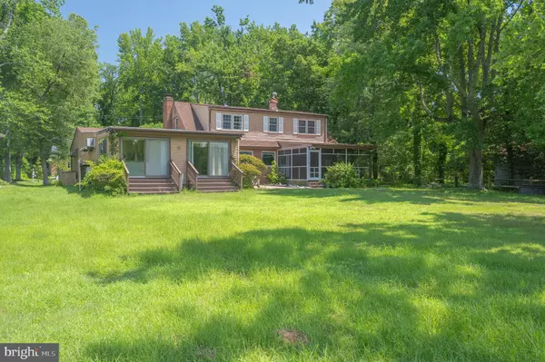 Edgewater, MD 21037,3932 W SHORE DR