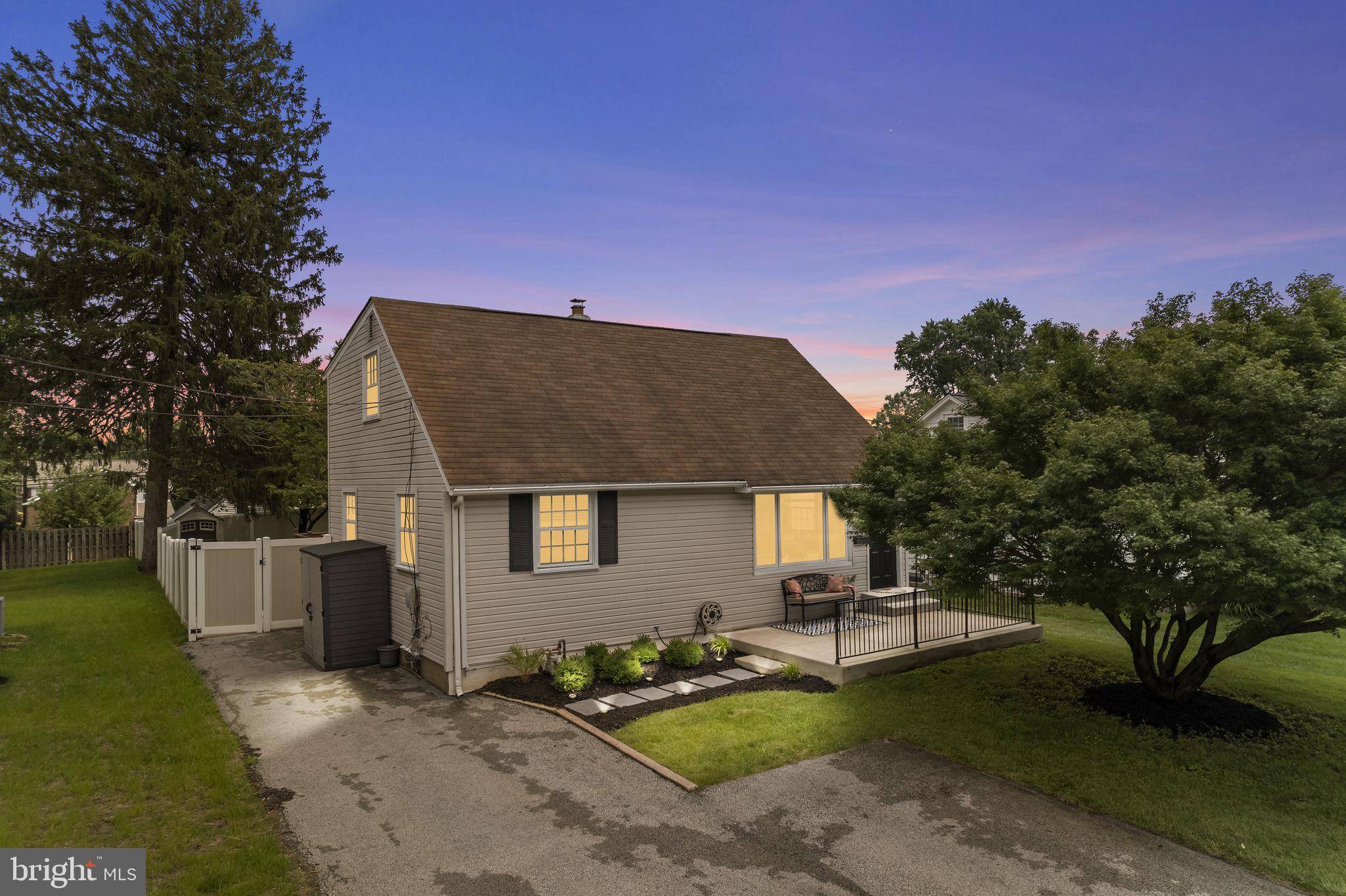 2625 SUMMIT AVE, Broomall, PA 19008