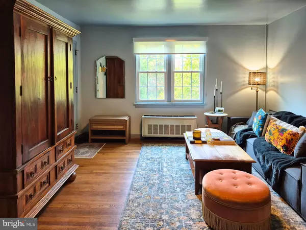 13 AUBURN CT #B, Alexandria, VA 22305