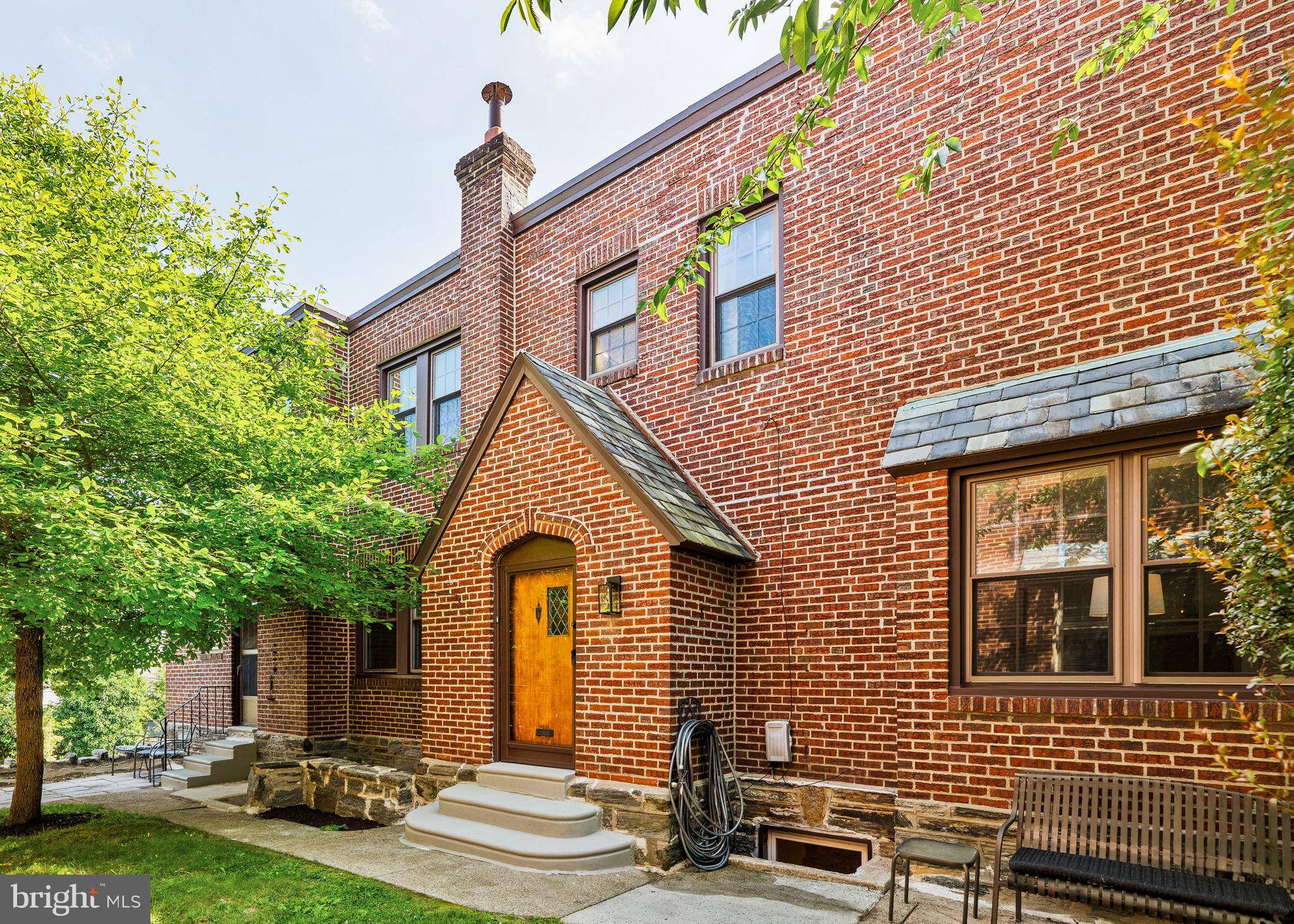 502 E ALLENS LN, Philadelphia, PA 19119