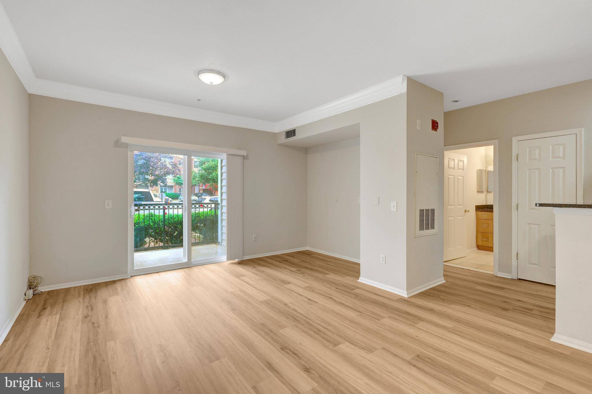 Mclean, VA 22102,1580 SPRING GATE DR #4111