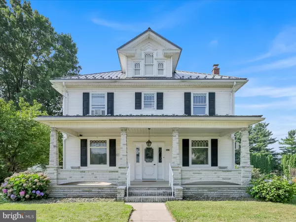 507 W MAIN ST, Valley View, PA 17983