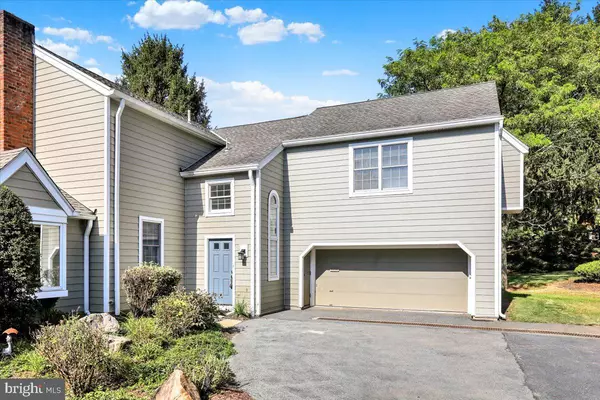1914 MEADOW LN, Wyomissing, PA 19610