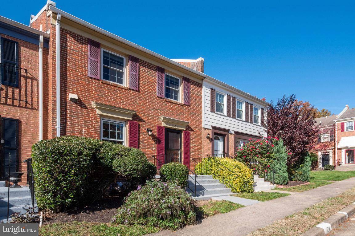 2604 WINDBREAK DR, Alexandria, VA 22306
