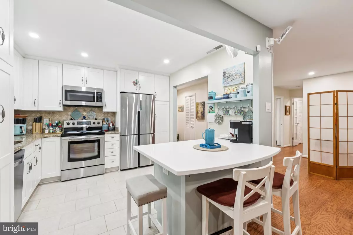 Bethesda, MD 20817,7425 DEMOCRACY BLVD #14