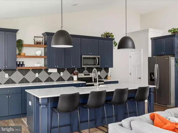 Hedgesville, WV 25427,566 ESCAPE CT