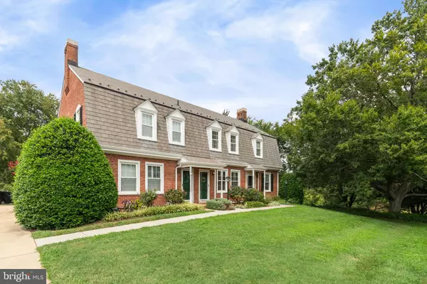 3337 S WAKEFIELD ST #B, Arlington, VA 22206